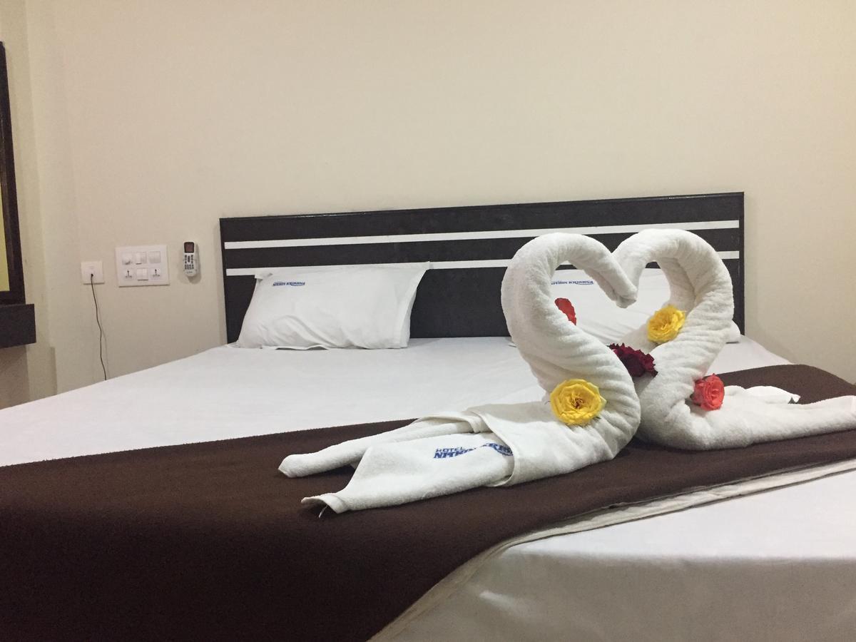 Hotel Nithin Krishna Tirupati Esterno foto