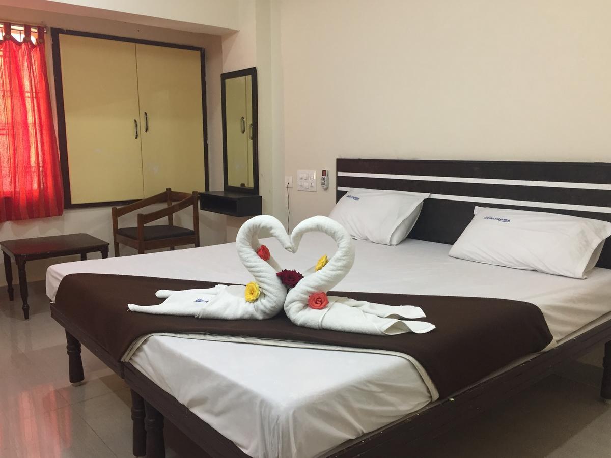 Hotel Nithin Krishna Tirupati Esterno foto