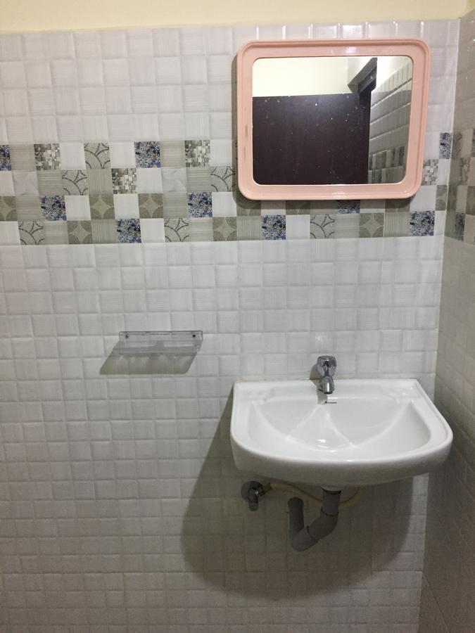 Hotel Nithin Krishna Tirupati Esterno foto