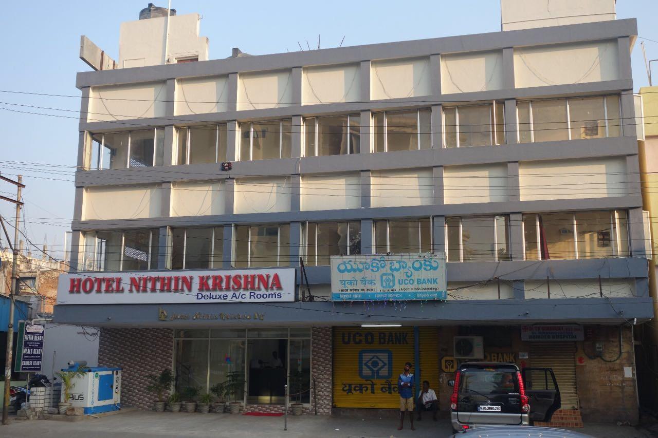Hotel Nithin Krishna Tirupati Esterno foto