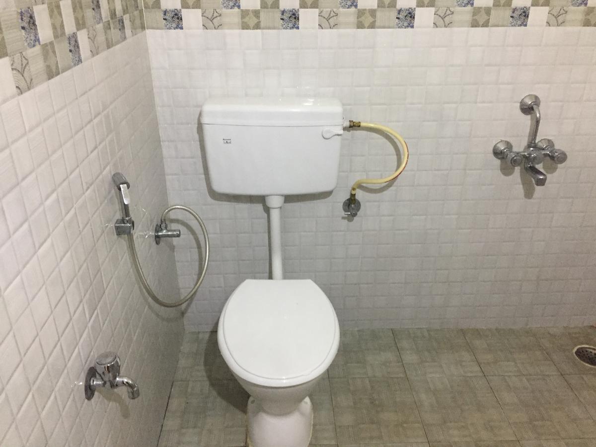 Hotel Nithin Krishna Tirupati Esterno foto
