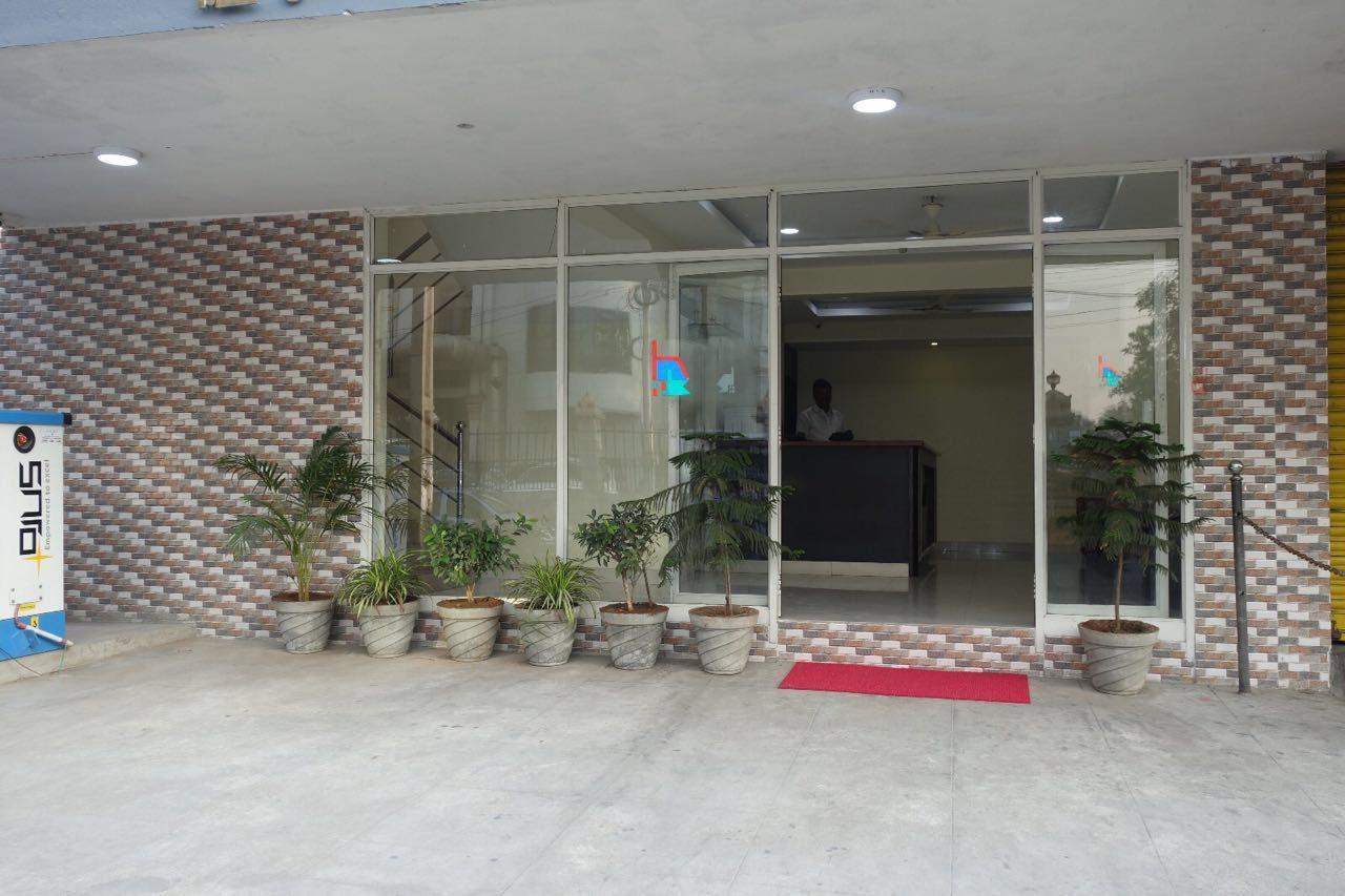 Hotel Nithin Krishna Tirupati Esterno foto