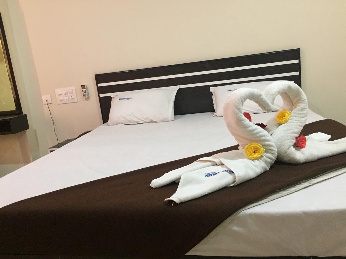 Hotel Nithin Krishna Tirupati Esterno foto
