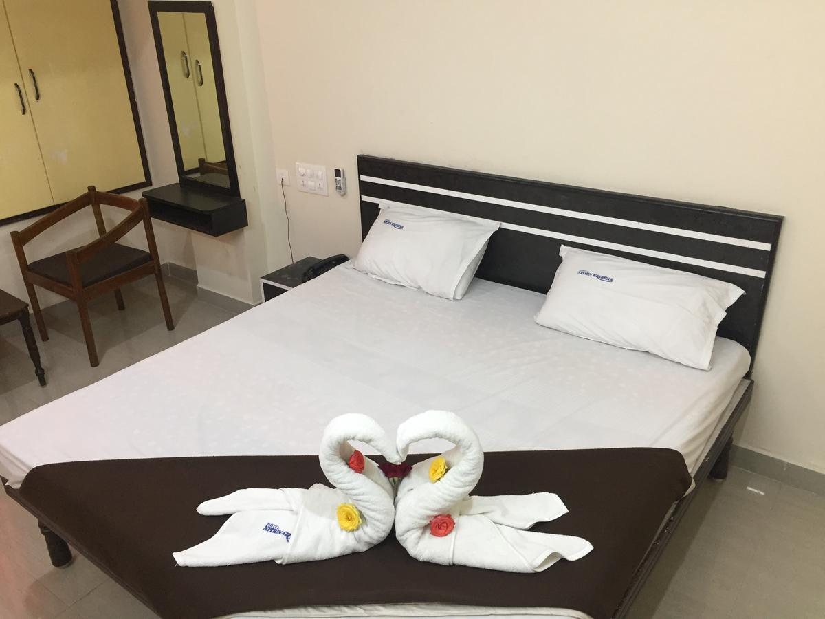 Hotel Nithin Krishna Tirupati Esterno foto