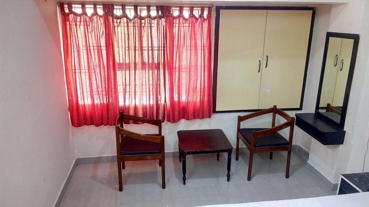 Hotel Nithin Krishna Tirupati Esterno foto