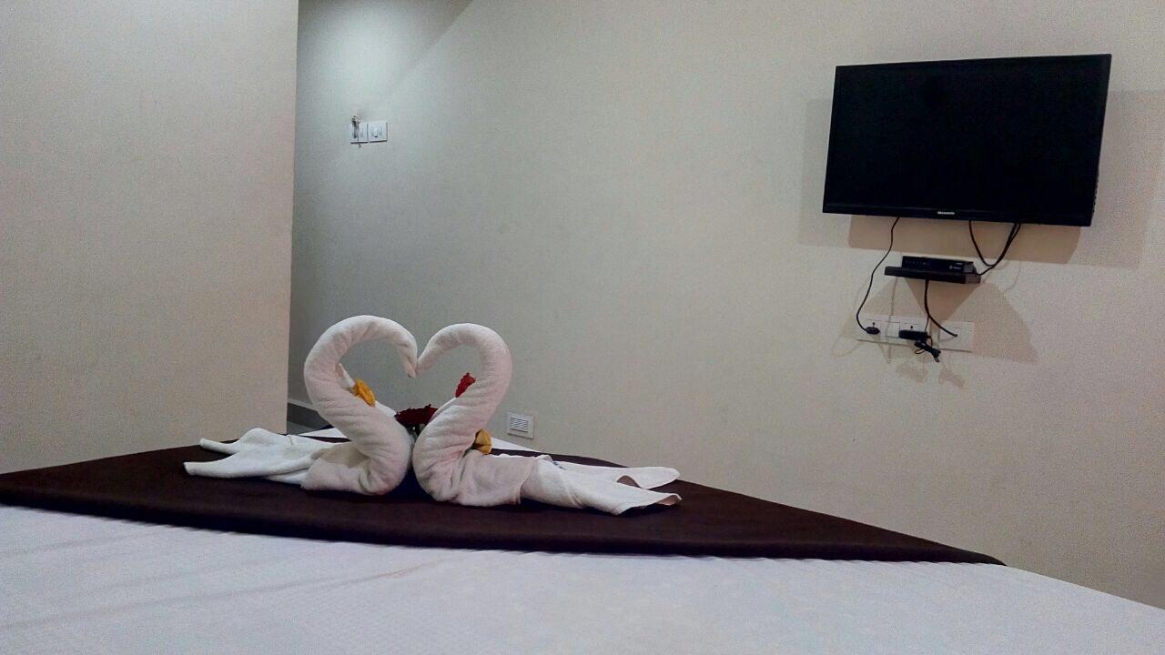 Hotel Nithin Krishna Tirupati Esterno foto
